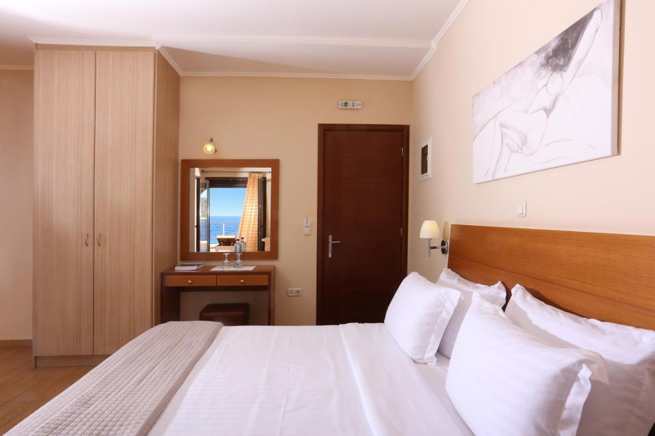 Faros Luxury Suites Marathopoli Luaran gambar
