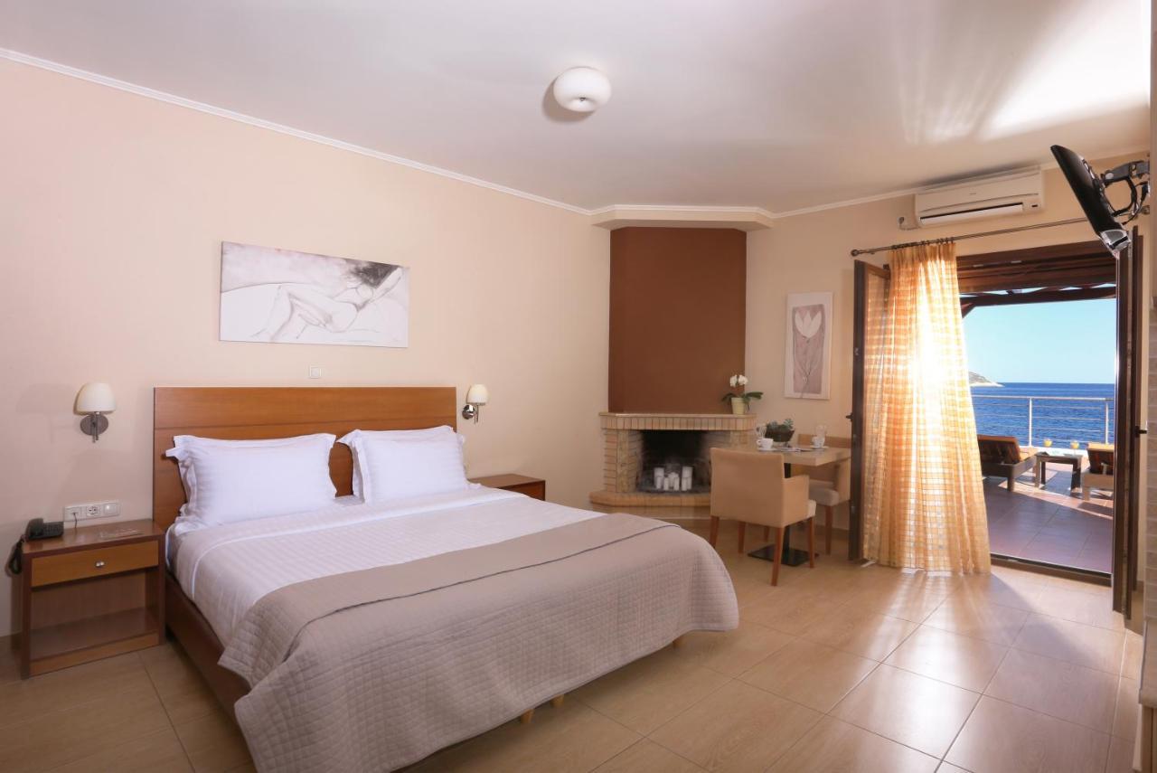 Faros Luxury Suites Marathopoli Luaran gambar