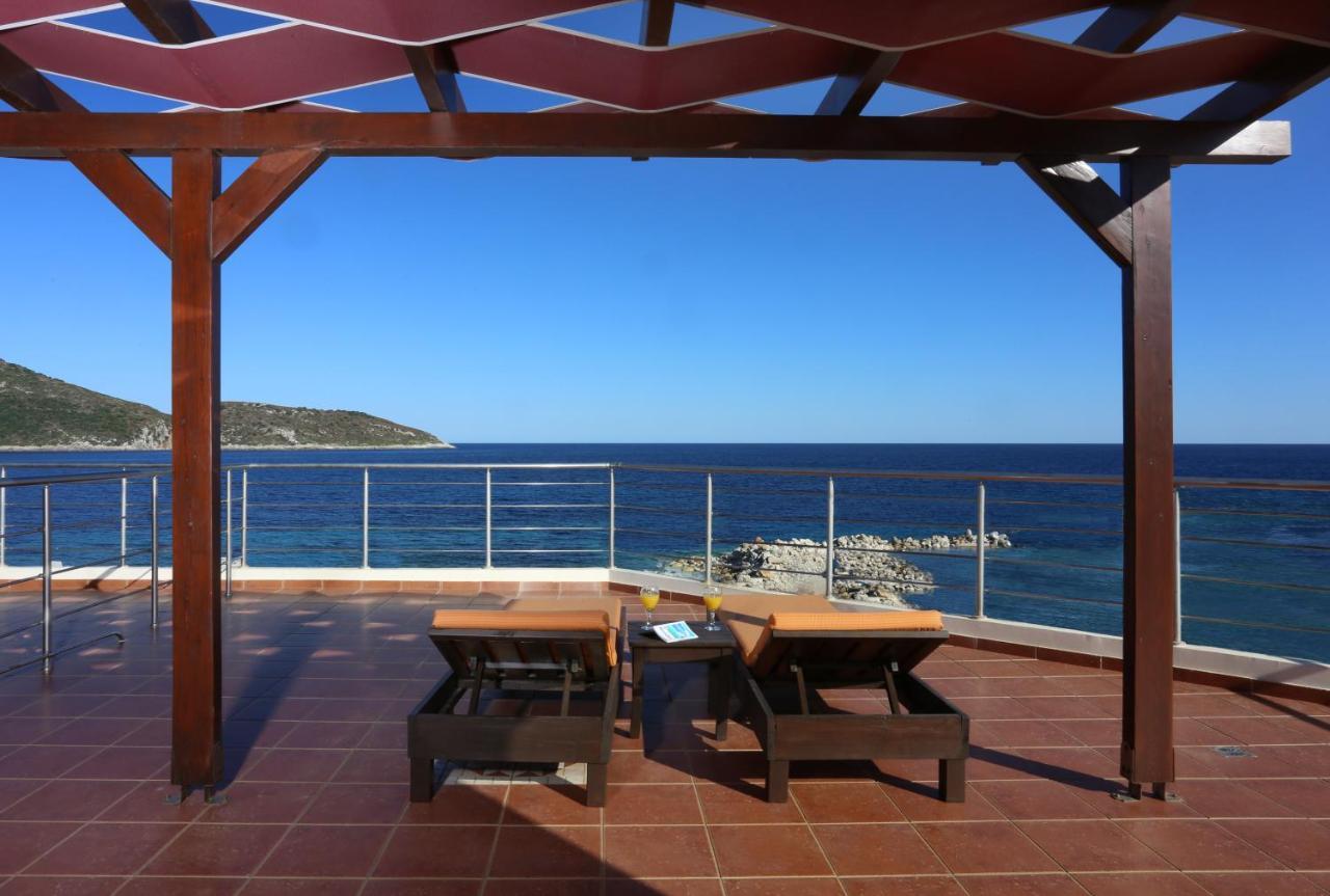 Faros Luxury Suites Marathopoli Luaran gambar