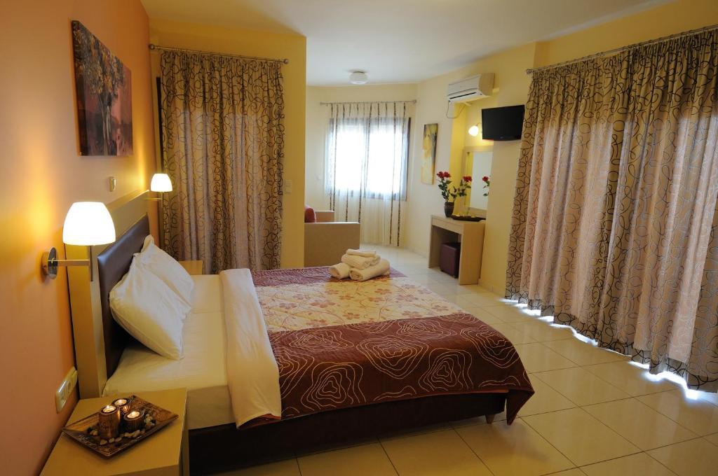 Faros Luxury Suites Marathopoli Luaran gambar