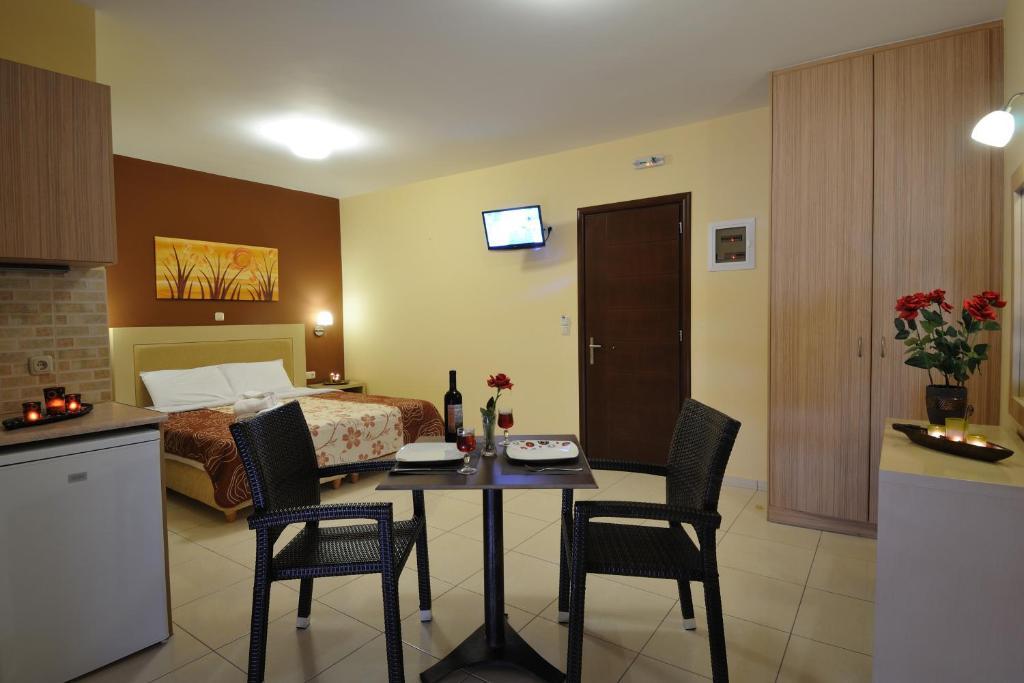 Faros Luxury Suites Marathopoli Luaran gambar