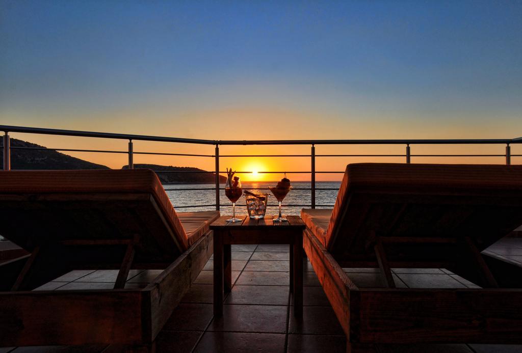 Faros Luxury Suites Marathopoli Luaran gambar