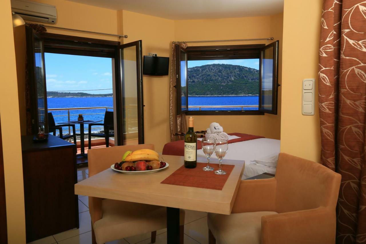 Faros Luxury Suites Marathopoli Luaran gambar